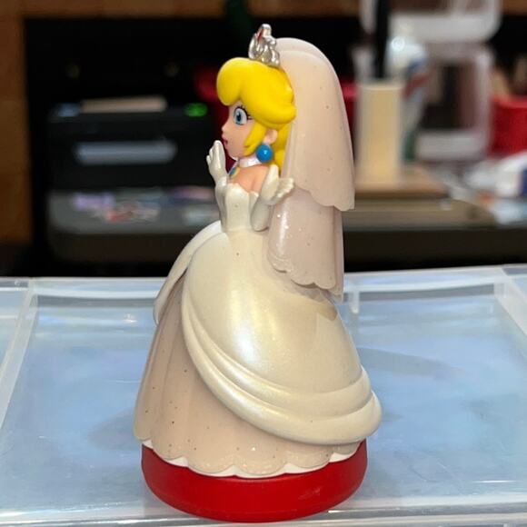 AMIIBO - Peach Wedding Dress (Super Mario Odyssey) - Picture 6 of 7